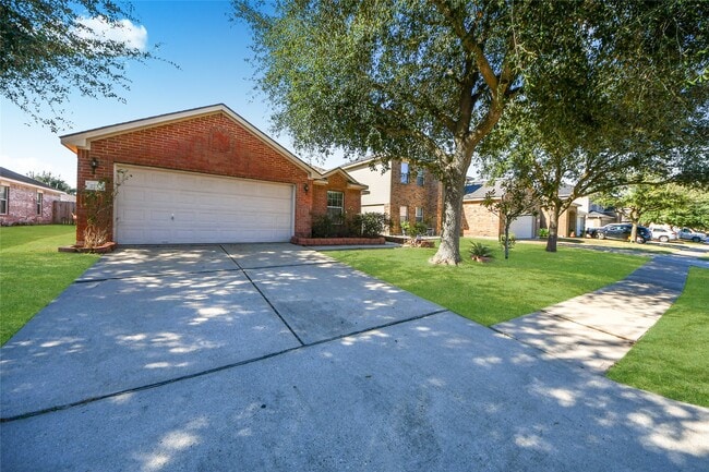 Building Photo - 2731 Gorki Park Dr