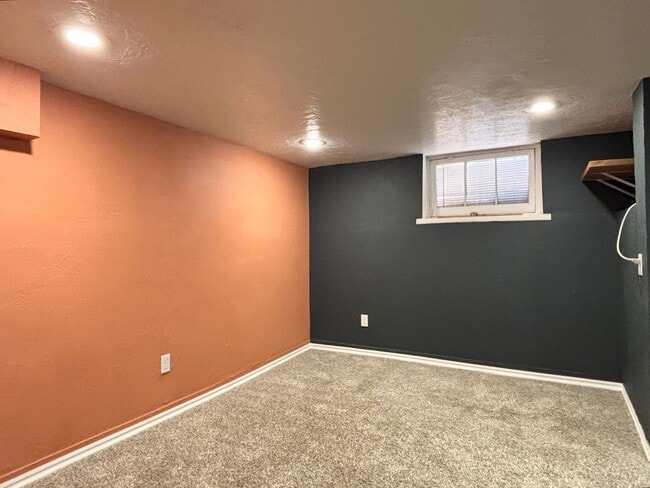 Building Photo - Charming Home in Salt Lake City!