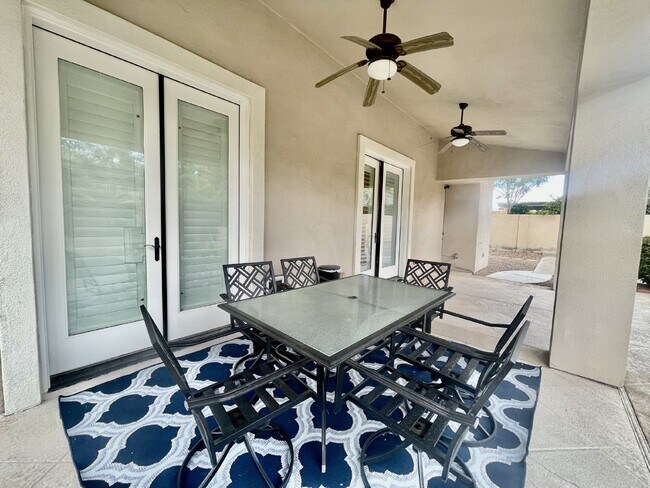 Building Photo - Luxurious 5-Bed, 4-Bath Fully Furnished Home in Henderson-