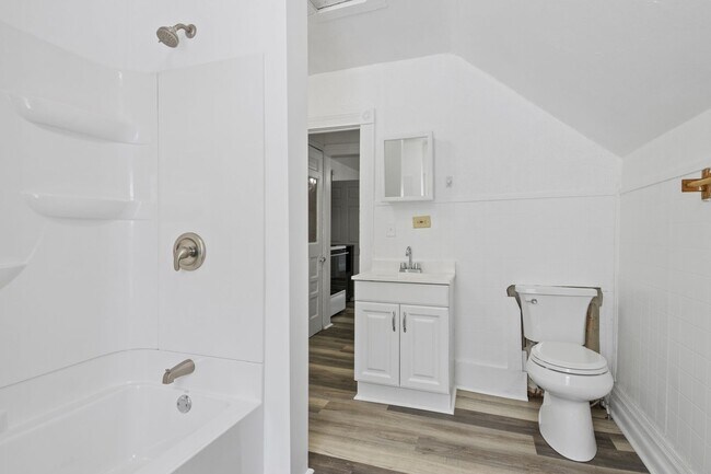 Building Photo - Selling - River Street