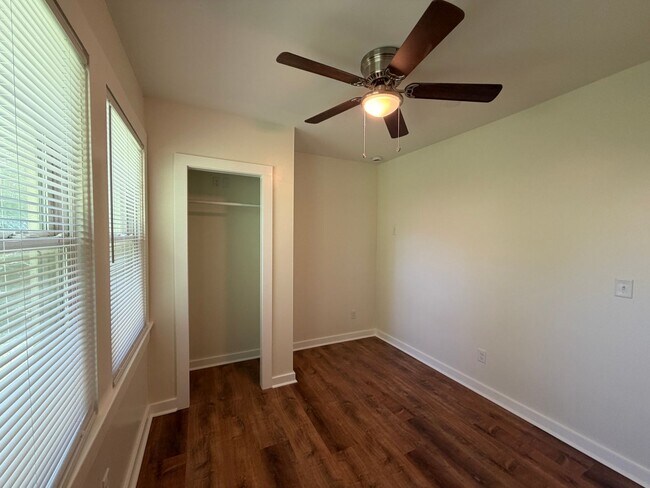 Building Photo - Swannanoa - Newly Renovated Beacon Village Cottage