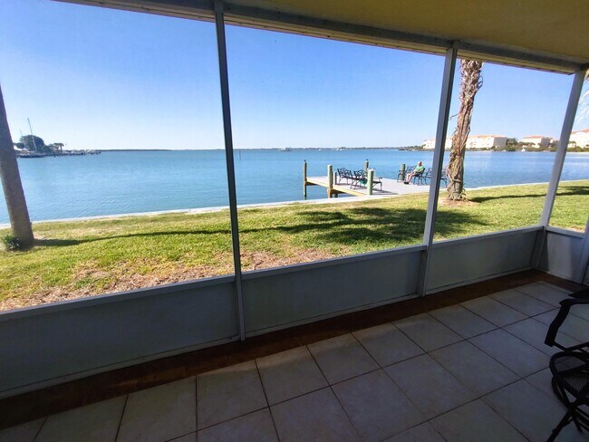 Building Photo - 1201 Bayshore Dr