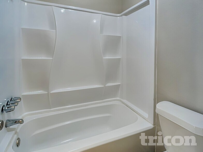 Building Photo - 6826 Blue Ridge Dr