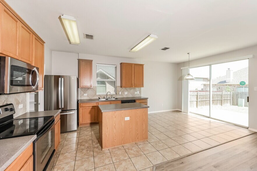 Building Photo - 3608 Pendery Ln