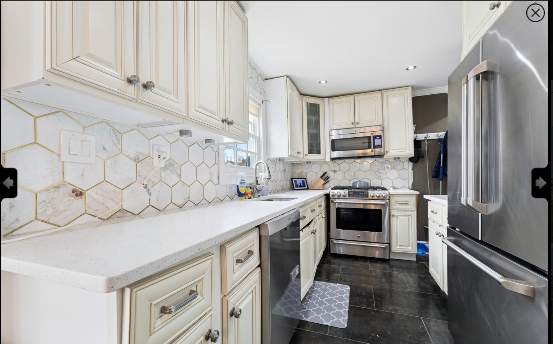 Kitchen - 74 Spring Ave