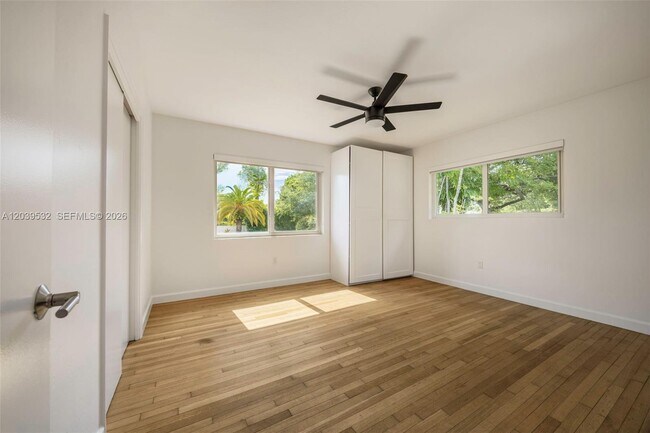 Building Photo - 7840 SW 71st Ave