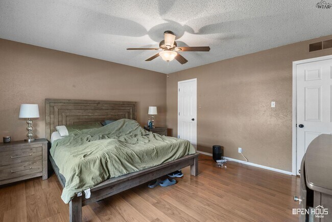 Building Photo - 4906 Colleen Dr