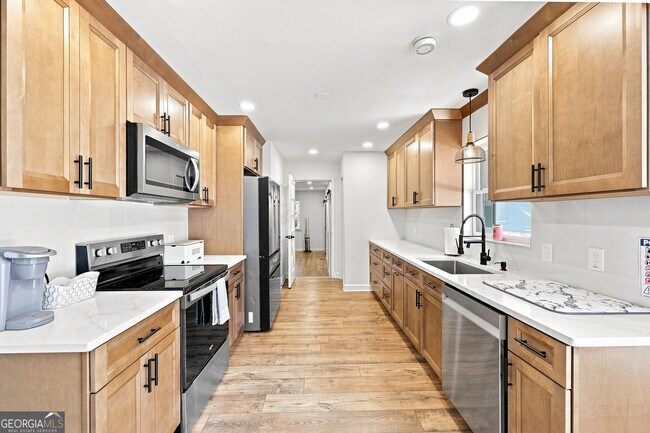 Building Photo - 4225 Twin Rivers Dr