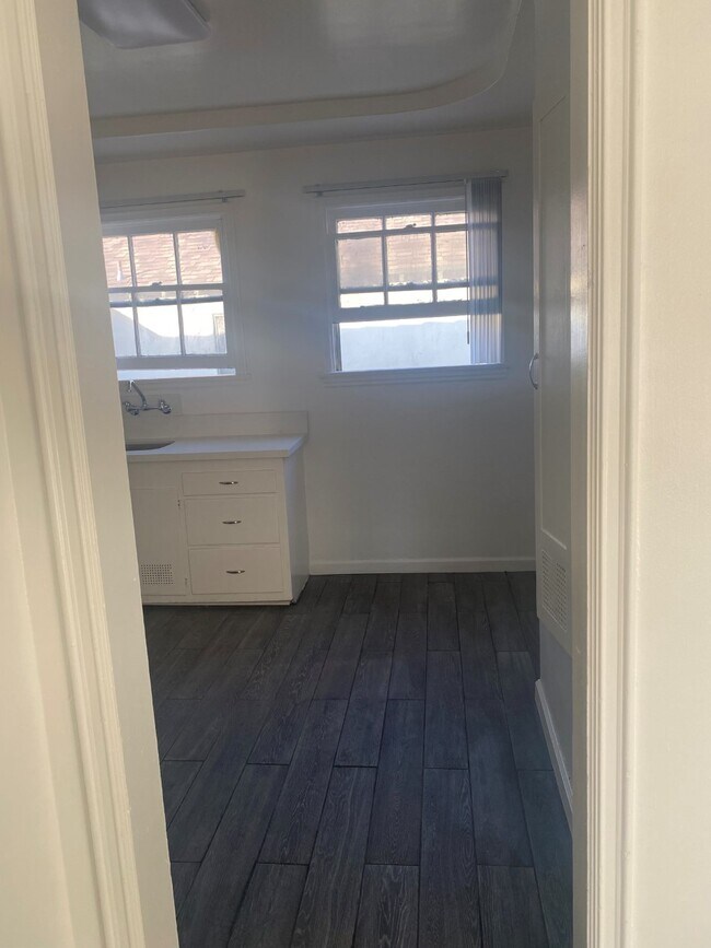 Building Photo - 4101 Leimert Blvd