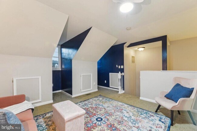 Building Photo - 3942 Hartlake St