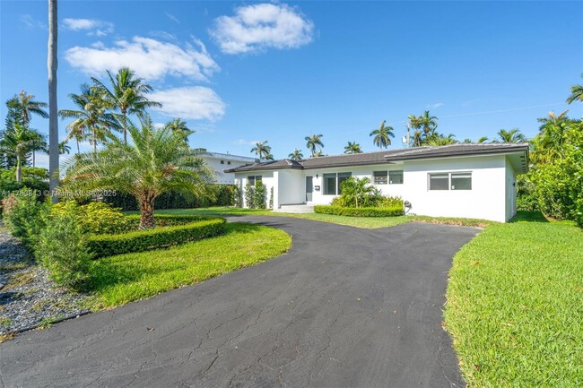 Building Photo - 7420 Beach View Dr