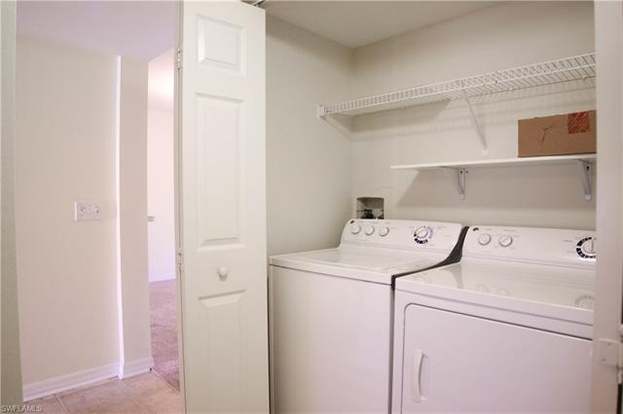 Building Photo - 273 Robin Hood Cir