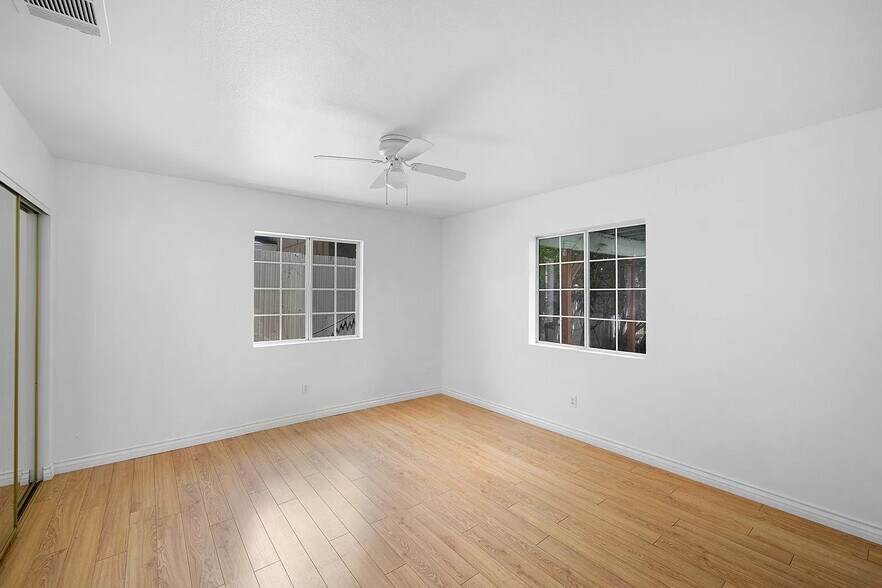 Building Photo - 14012 Sayre St