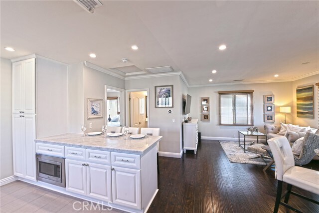 Building Photo - 1319 W Bay Ave