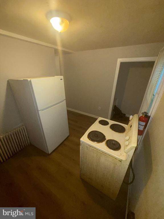 Building Photo - 663 Kohn St