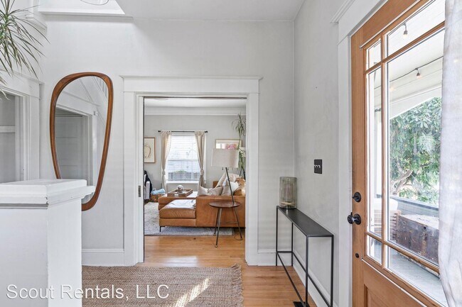 Building Photo - 3 br, 1.5 bath House - 4936 NE Rodney Ave
