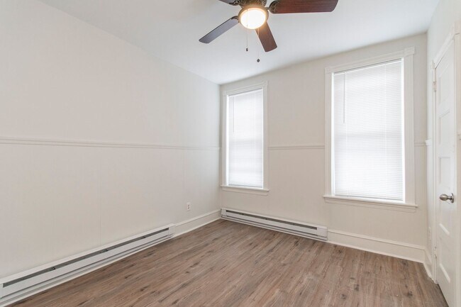 Building Photo - Beautiful 3-Bed/1.5 Bath Home Located in N...