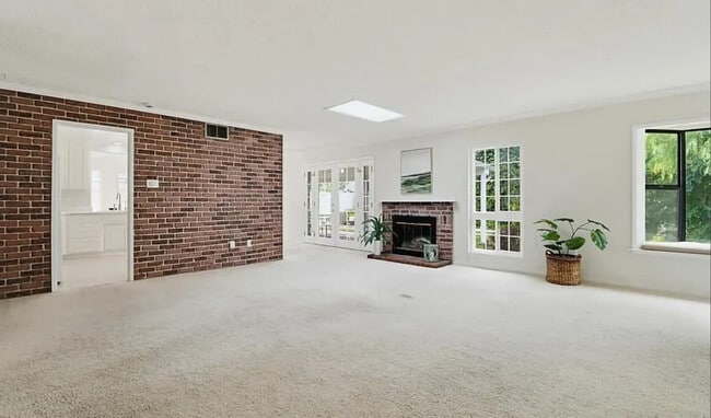Building Photo - 1362 Saddleview Ct