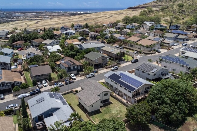 Building Photo - Lower Makakilo - Stunning Fully Remodeled ...