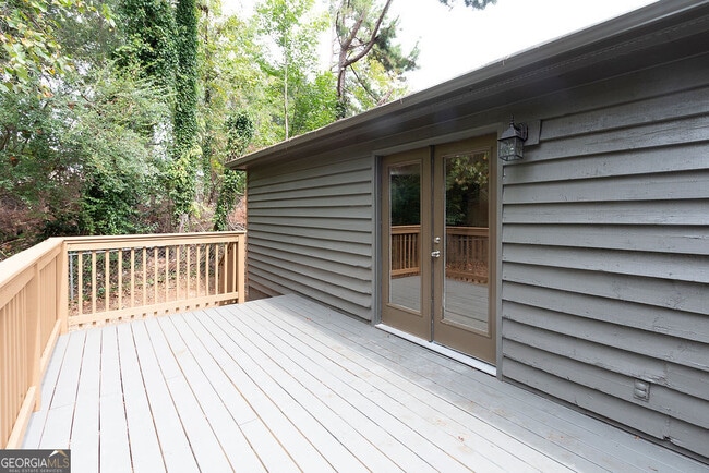 Building Photo - 2223 Papp Dr