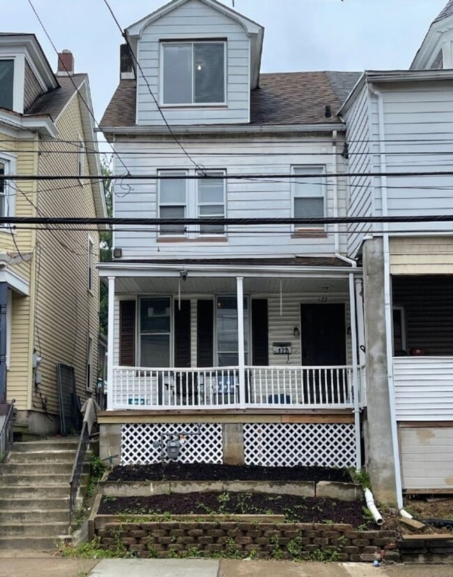 Building Photo - 122 N 13th St