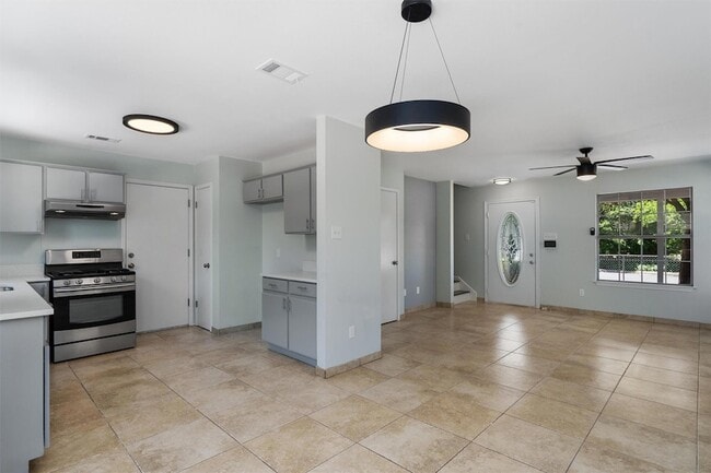 Building Photo - 6300 Crumley Ln