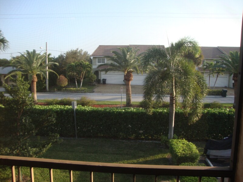 Building Photo - 665 Enfield St