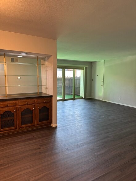 Building Photo - 31505 Lindero Canyon Rd