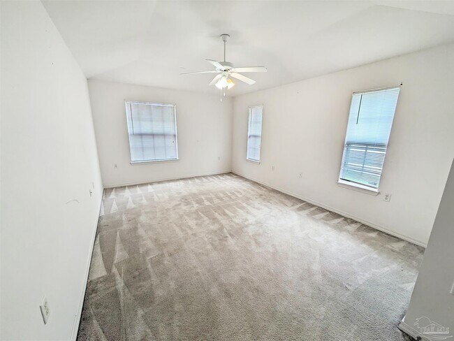 Building Photo - 5915 Bilek Dr