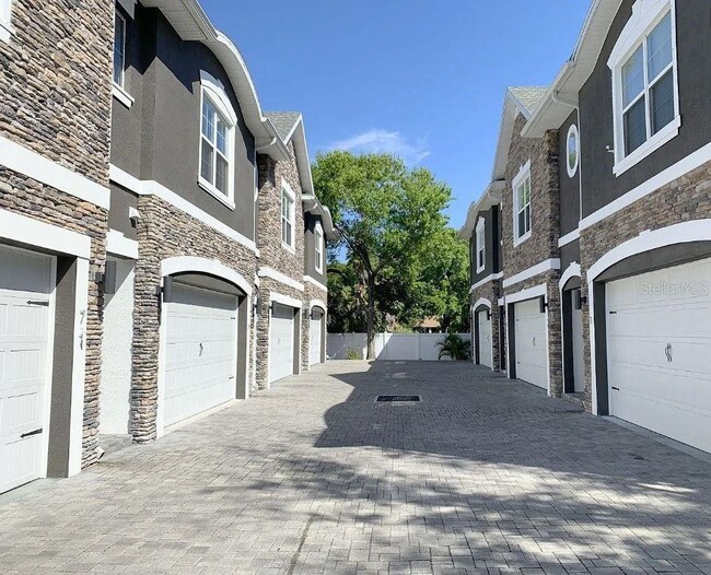 Building Photo - 6921 Interbay Blvd