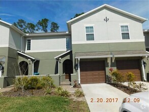 Building Photo - 3 Bedroom Townhome with Garage