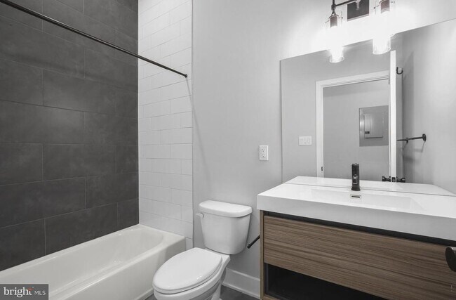 Building Photo - 910 N 17th St