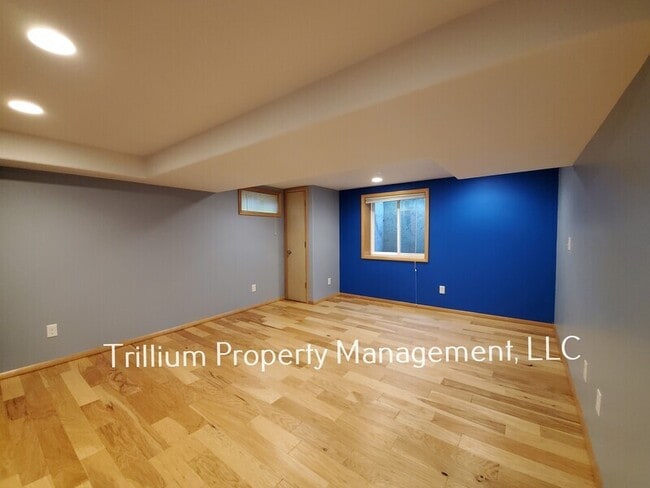 Building Photo - 12424 SW Lesser Rd