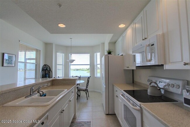 Building Photo - 6858 Toland Dr