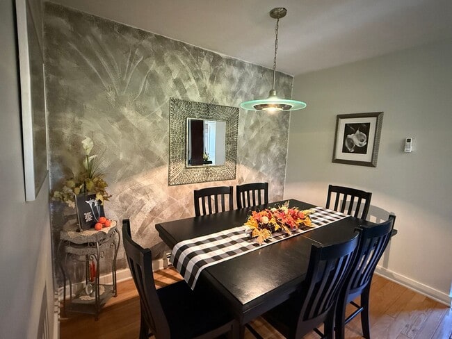 Building Photo - Charming 3-Bedroom Condo in Laconia, NH – ...
