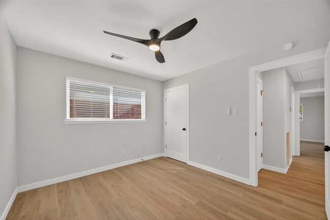 Building Photo - 11742 N Little John Cir