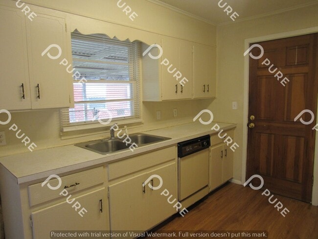 Building Photo - 534 Capitol Pkwy