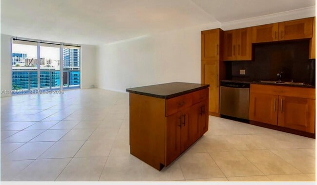 Building Photo - 3800 S Ocean Dr