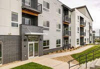 Building Photo - Vervain 1 Bedroom + Den A