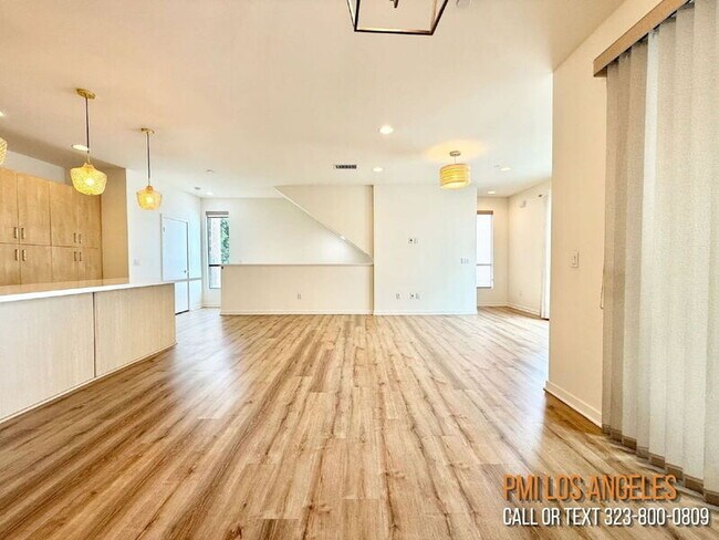 Building Photo - 10706 Octave Ln