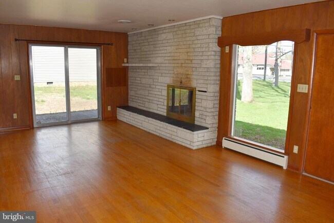 Building Photo - 6056 Lincoln Way W