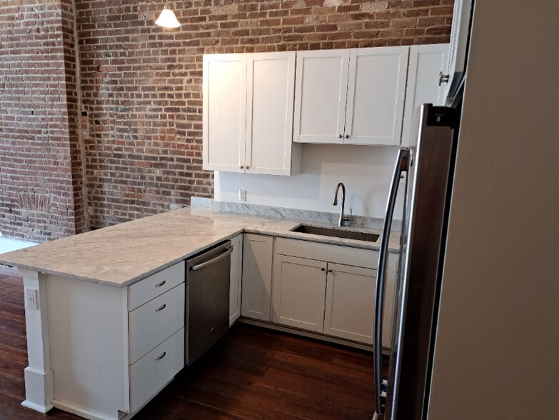 Building Photo - 204 Decatur St