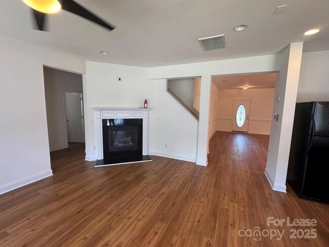 Building Photo - 6622 Latherton Ln