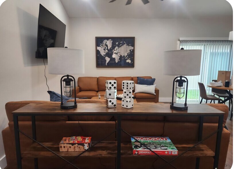 Open Living - 6378 W Flanders Ln