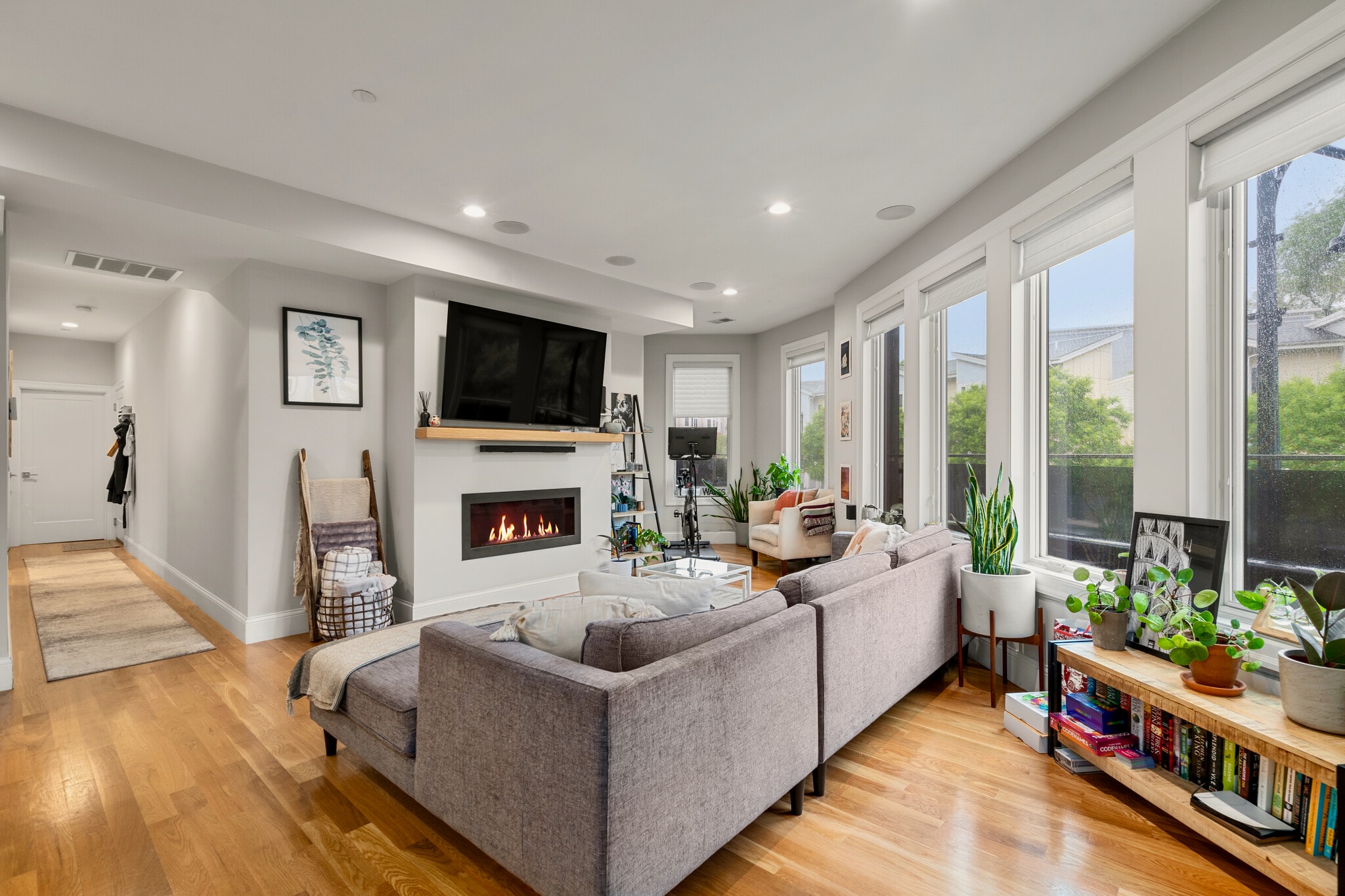 Building Photo - 275 Old Colony Ave