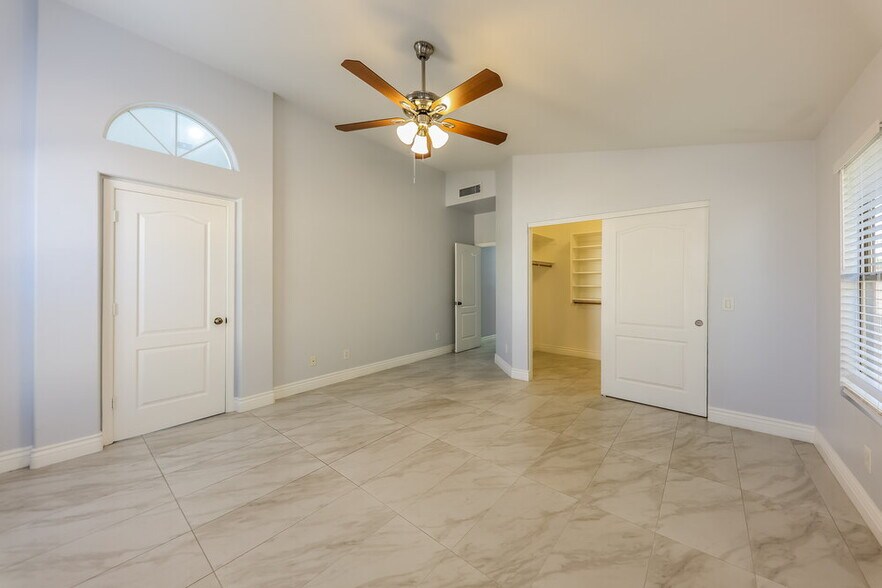 Building Photo - 6490 W Wahalla Ln