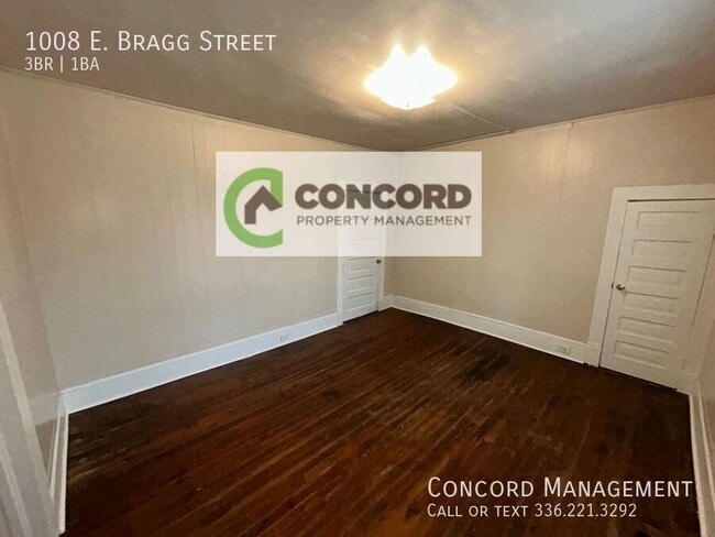 Building Photo - 1008 E Bragg St