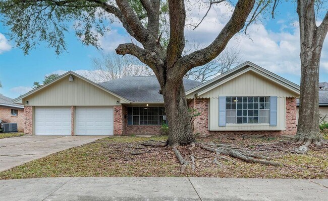 Primary Photo - 1931 Seakale Ln