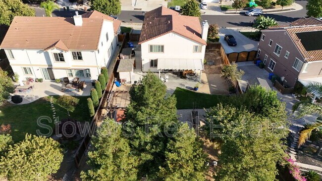 Building Photo - 729 Copperfield Ct