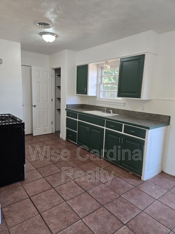 Building Photo - 1612 68th St